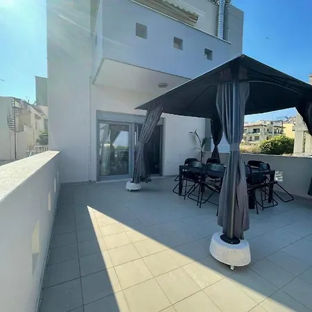 De Manu * Rhodes City