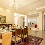 Вілла De Manu Rhodes City