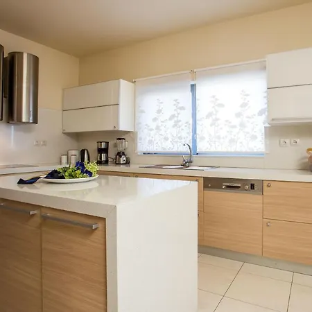 De Manu * Родос