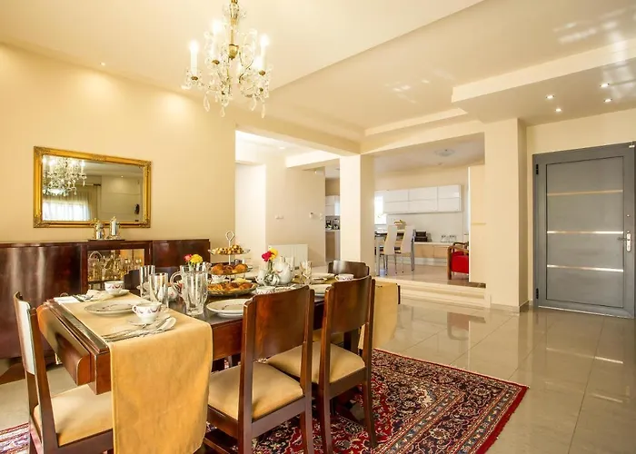 فيلة De Manu Rhodes City